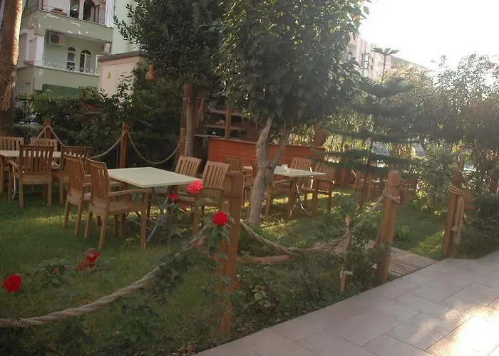 蓝色天堂公寓式酒店 阿拉尼亚