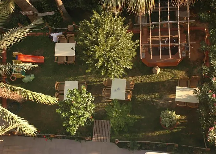 公寓式酒店 蓝色天堂公寓式酒店 阿拉尼亚