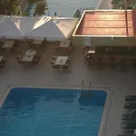 Blue Heaven Aparthotel 4*